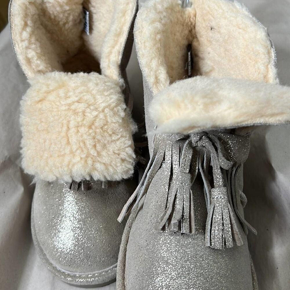 BEARPAW CHRISTE SUEDE SHEEPSKIN BOOTS SIZE 7‎
